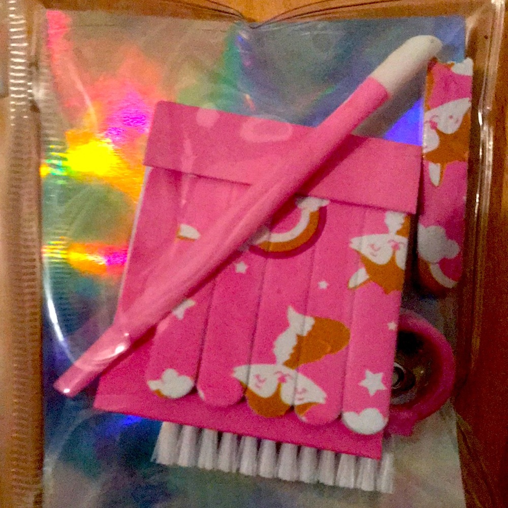 Nail kit